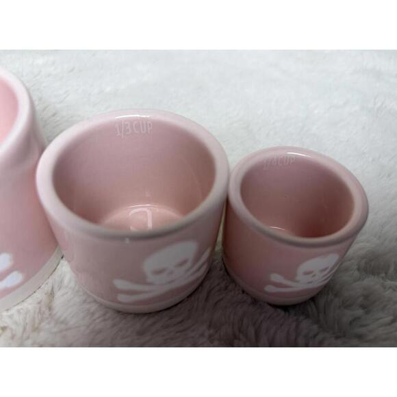 Pink Ceramic Skull & Crossbones Measuring Cup Set – Gothic Kitchen Decor​ - Picture 5 of 9